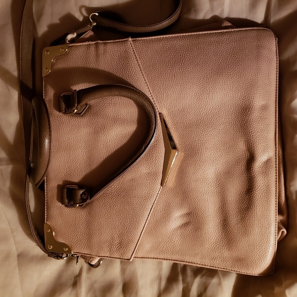 Envelope-style messenger bag